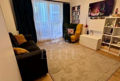 Apartament cu 2 camere semidecomandat, mobilat în Central