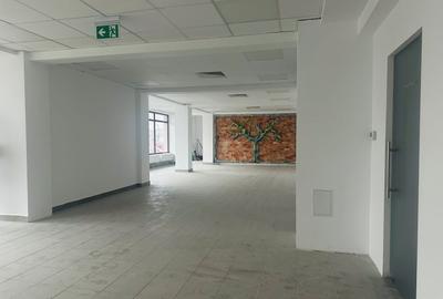 De inchiriat clădire birouri versatilă 660 mp | P+2 | - 12