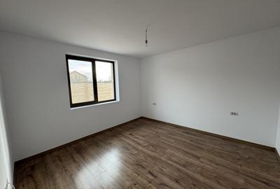 Casa Individuala Parter,Sanmihaiu Roman,3 Camere,Toate Utilitatile - 9