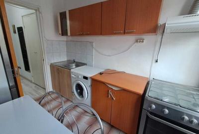 Apartament cu 2 camere semidecomandat în Colentina