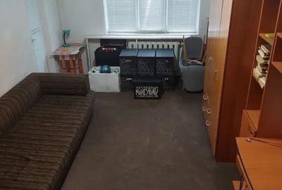 Apartament cu 3 camere decomandat, mobilat în Rahova