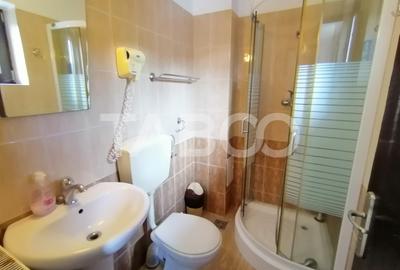 Pensiune 13 camere 16 bai sauna piscina si teren 1565 mp Cisnadioara - 26