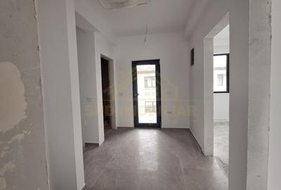 Casă individuală cu 5 camere în Central