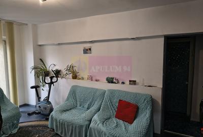Apartament cu 3 camere semidecomandat în 13 Septembrie