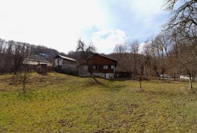 Casă individuală cu 4 camere în Valea Bradului