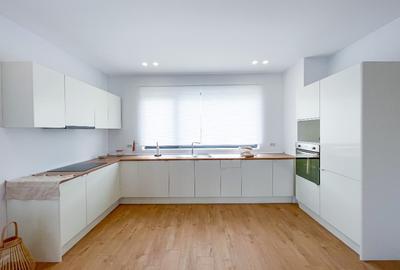 Vila parter, individuala. Teren 330 mp. Proprietar - 5