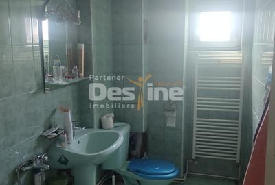 APARTAMENT CU 3 CAMERE IN ZONA MATERNA SITUAT LA ETAJUL 3 BLOC TURN - 10