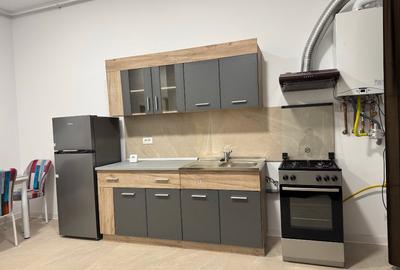 Proprietar, ofer spre inchiriere apartament cu 2 camere, in bloc nou - 4