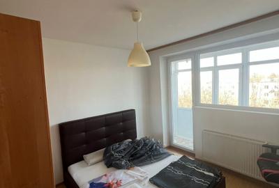 Apartament cu 3 camere decomandat, mobilat în Berceni
