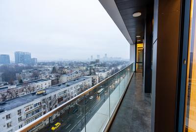 Apartament cu 4 camere semidecomandat, mobilat în Floreasca