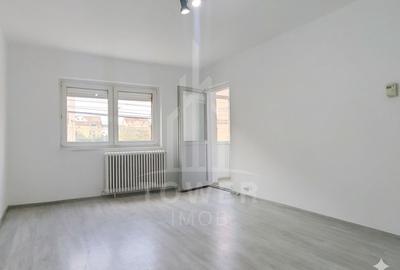 Apartament vanzare 2 camere , et.1, decomandat - 1