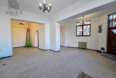 Casă individuală cu 10 camere în Unirii