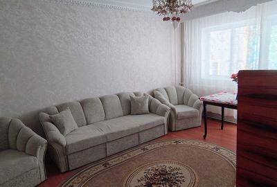 Apartament cu 3 camere decomandat, mobilat în Școlilor