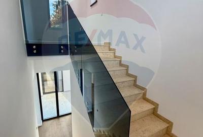 Casă / Vilă cu 4 camere de vânzare în zona Dedeman - 13