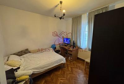 Investiție cu potențial: 2 apartamente + mansardă – Comison 0 - 4