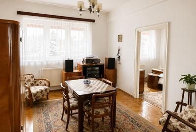 Apartament cu 3 camere semidecomandat în Semicentral