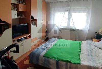 Apartament cu trei camere,  zona Racadau ,83 mp , etaj intermediar - 10