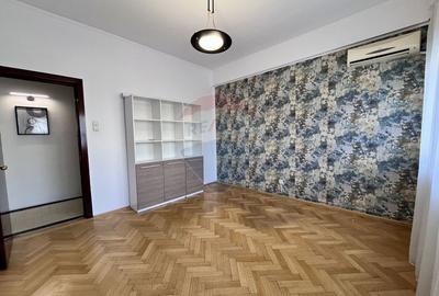 Apartament cu 4 camere nemobilat in P-ta Victoriei langa Orange - 17