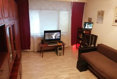 2 Camere,  Decomandate,  Etaj Intermediar - 2