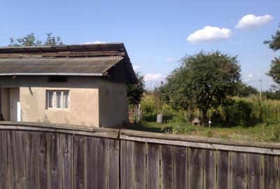 Loc de casa in Catamarasti Deal la intrare - 1