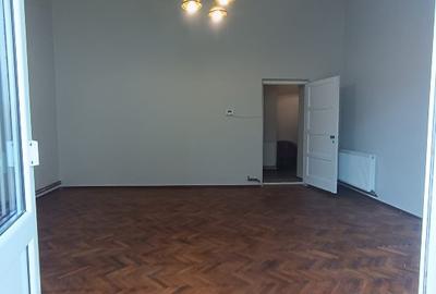 Proprietar inchiriez spatiu pentru birou in Timisoara, Piata Unirii - 7
