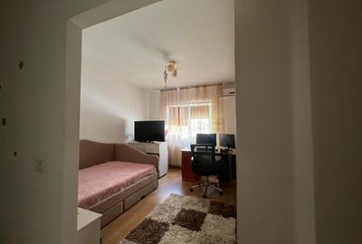 Apartament 49mp, la mansarda - cu pod !  Zona Tomis 3, Str. Zmeurei ,63500 € - 3