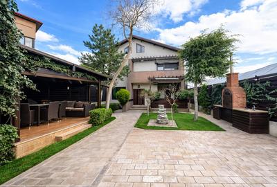 Casă individuală cu 6 camere în Central