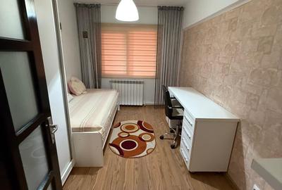 Apartament 4 camere ETAJUL 1 ---str VICTORIEI - 8