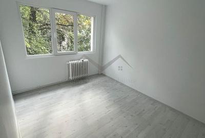 Apartament cu 2 camere semidecomandat în Podu Roș