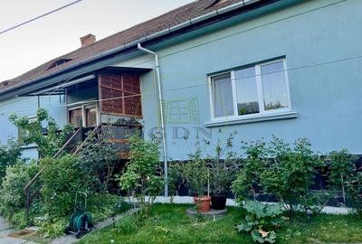 Se vinde casa la pret de apartament, zona centrala, str. Lupeni. - 20