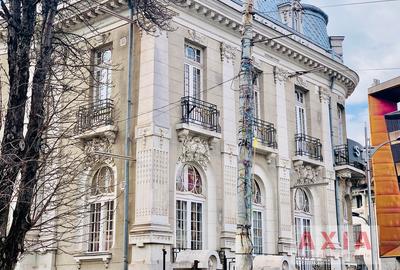 Casă cu 10 camere în P-ța Romană