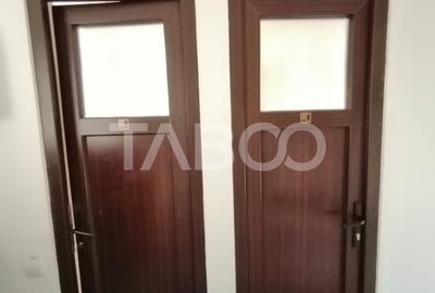 Pensiune 13 camere 16 bai sauna piscina si teren 1565 mp Cisnadioara - 41
