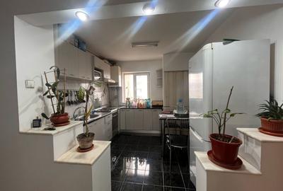 Apartament cu 3 camere decomandat, mobilat în Mănăștur