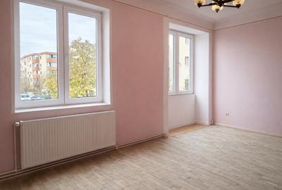 Apartament  trei camere  etajul 1 - 1