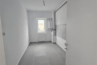 INTABULAT! MUTARE IMEDIATA! Apartament cu 2 camere decomandat Central - 11