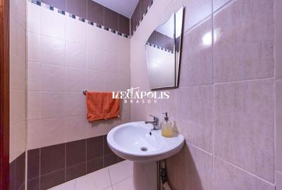 Pensiune de vânzare în Râșnov | 14 camere | 427 mp - 38