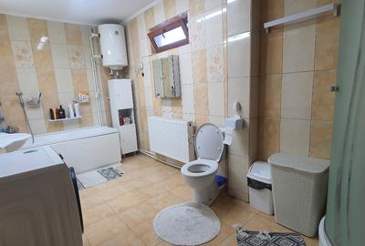 Vând casă cu  5 camere - 13