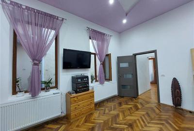 Apartament cu 3 camere semidecomandat, mobilat în Ultracentral