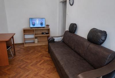Apartament cu 2 camere semidecomandat, mobilat în Tomis Nord
