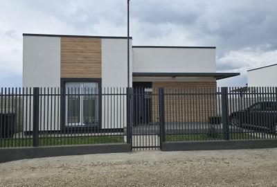 Casă individuală cu 4 camere în Berceni