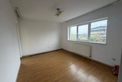 Vand apartament 3 camere - decomandat - etaj 1 - cartier Trei Stejari - 4