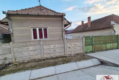 Vanzare casa in Henig -1100 mp teren - 2