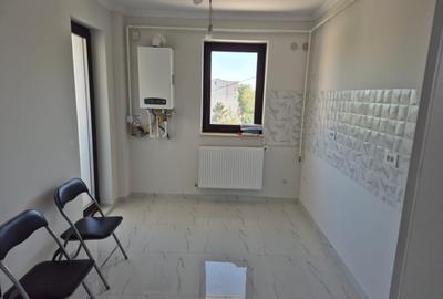 Spre vânzare apartament spatios, cu 2 camere, decomandat, bloc nou, etajul 2 - 1