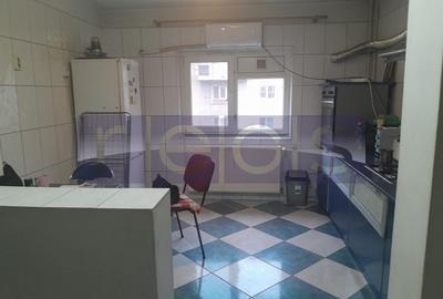 Vitan Mall  doua camere unice 6/8 - 4