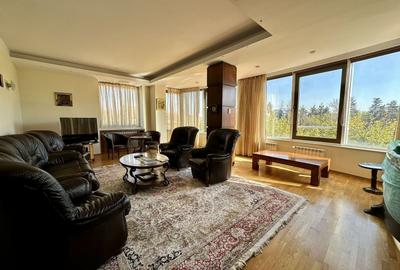 Apartament cu 3 camere în Primăverii