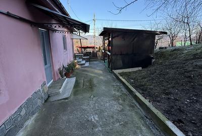 Casa demolabila  și teren 800mp cu toate utilitățile deschidere 26,5mp - 30