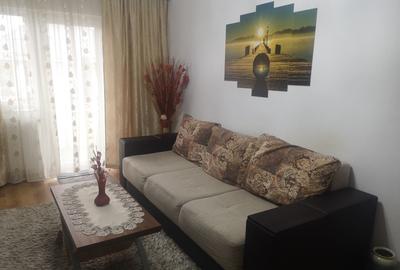 Închiriez apart 2 camere, etaj 1, Micro 17 - 2