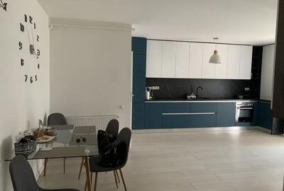 Apartament 2 camere 66 mp strada Eroilor