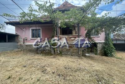 Casă individuală cu 3 camere în Bengești-Ciocadia