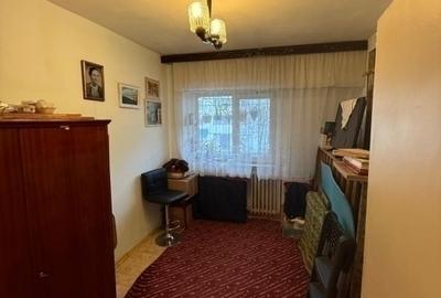 Apartament cu 3 camere decomandat în Păcurari